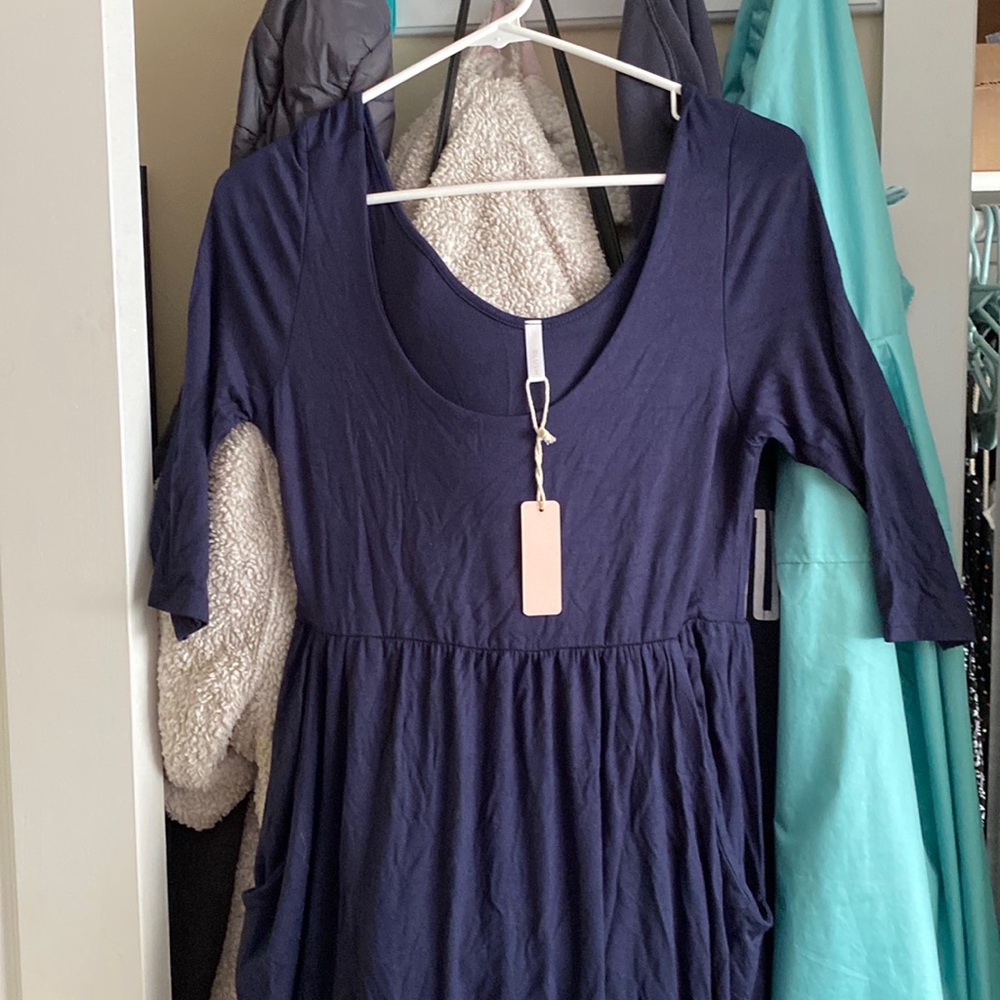 (W/ TAG) Navy blue dress w/ pockets